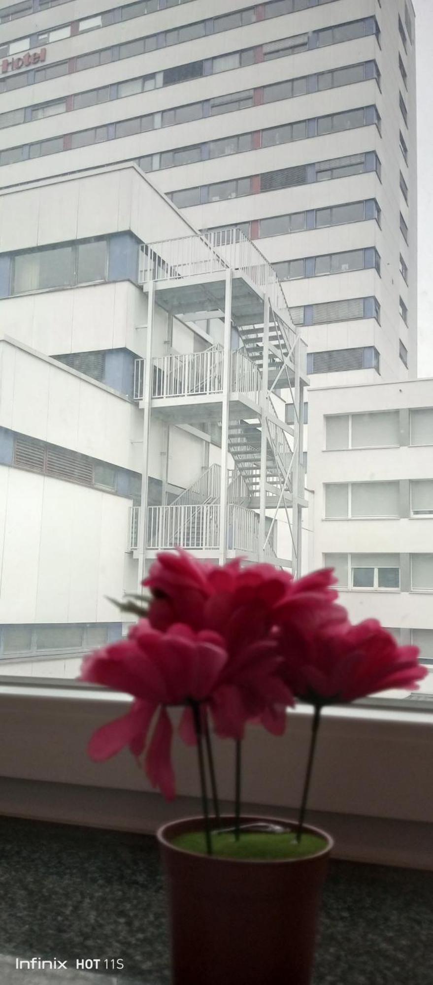 Anna Zimmer Familienzimmer Mit Gemeinschaftskueche Im Zentrum Von Heilbronn Buitenkant foto