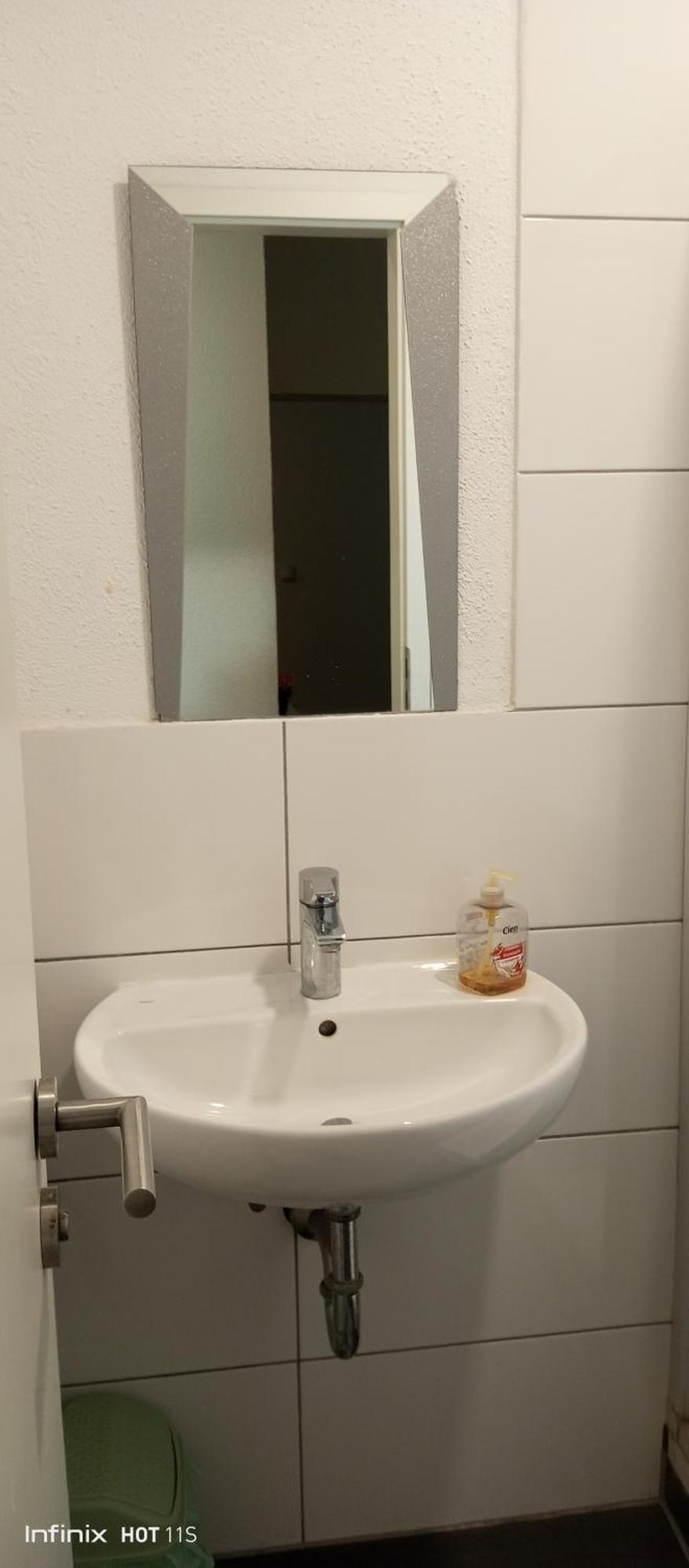 Anna Zimmer Familienzimmer Mit Gemeinschaftskueche Im Zentrum Von Heilbronn Buitenkant foto